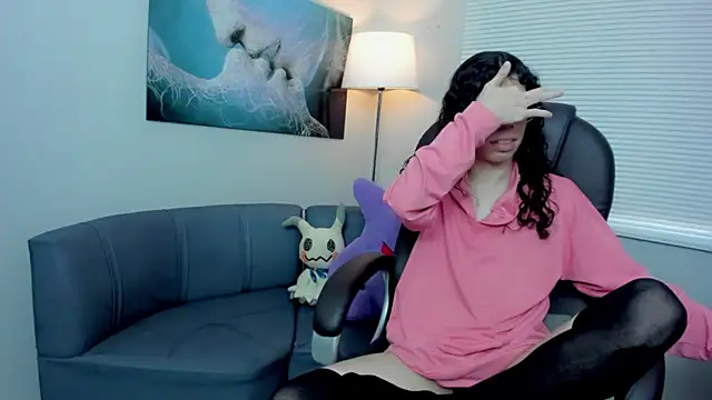 Snapshot of Angel_Dust18 chatting on 11/08/25, 04:29 Angel Dust18 online show from 11/08/25, 04:29