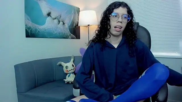 Snapshot of Angel_Dust18 chatting on 11/15/25, 03:19 Angel Dust18 online show from 11/15/25, 03:19