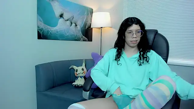 Snapshot of Angel_Dust18 chatting on 11/21/25, 03:11 Angel Dust18 online show from 11/21/25, 03:11