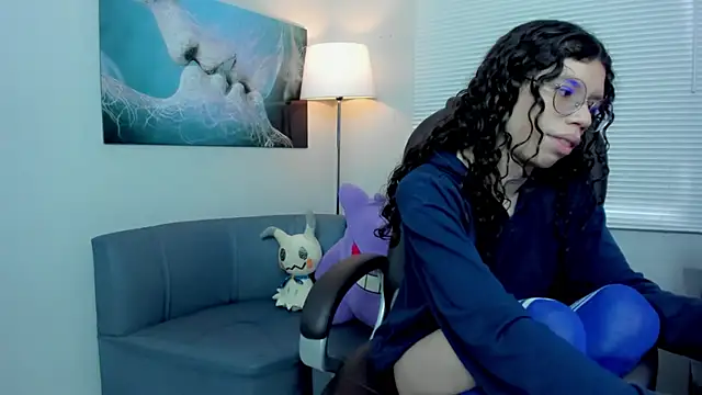 Snapshot of Angel_Dust18 chatting on 11/25/25, 03:12 Angel Dust18 online show from 11/25/25, 03:12