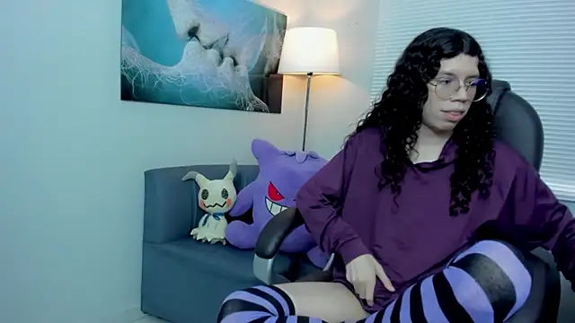 Snapshot of Angel_Dust18 chatting on 11/30/25, 04:11 Angel Dust18 online show from 11/30/25, 04:11