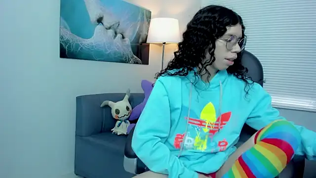 Snapshot of Angel_Dust18 chatting on 12/01/25, 04:45 Angel Dust18 online show from 12/01/25, 04:45