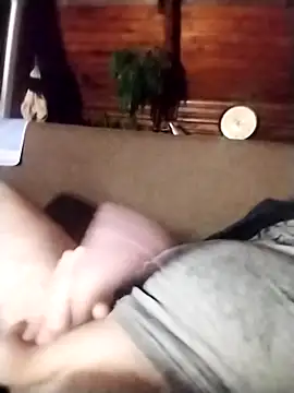 Snapshot of tomee83 chatting on 11/24/25, 10:09 tomee83 online show from 11/24/25, 10:09