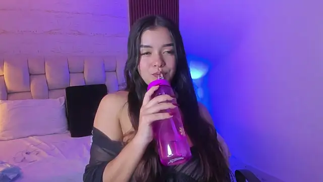 SophiaWylde online show from 12/24/24, 07:39
