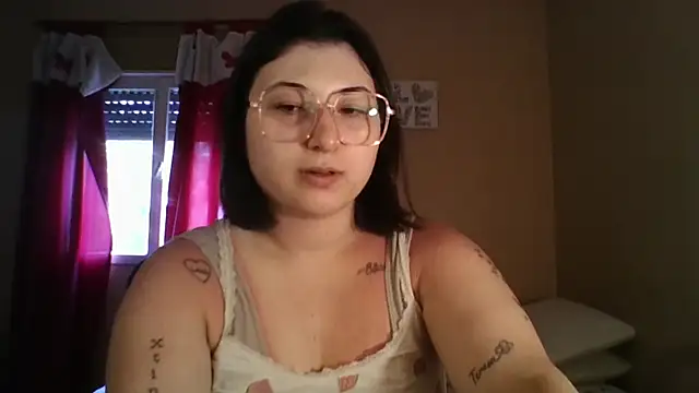 Snapshot of imsohornydacom chatting on 11/28/25, 08:33 imsohornydacom online show from 11/28/25, 08:33