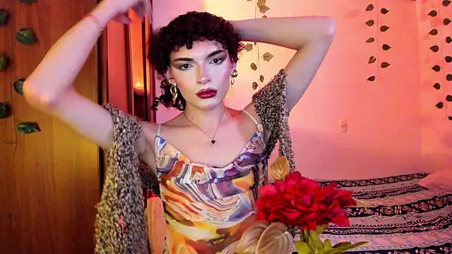 Snapshot of lucianromero chatting on 12/14/25, 06:52 lucianromero online show from 12/14/25, 06:52