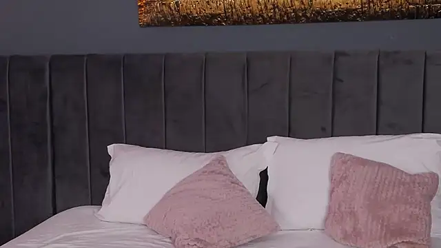 Emmelyn online show from 10/16/25, 05:08