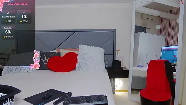 Snapshot of BellaHillss chatting on 01/27/25, 03:50 BellaHillss online show from 01/27/25, 03:50