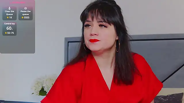 Snapshot of BellaHillss chatting on 02/14/25, 08:21 BellaHillss online show from 02/14/25, 08:21