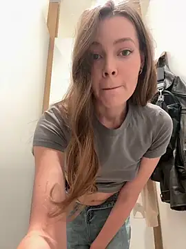 nicole111 online show from 10/01/25, 10:21