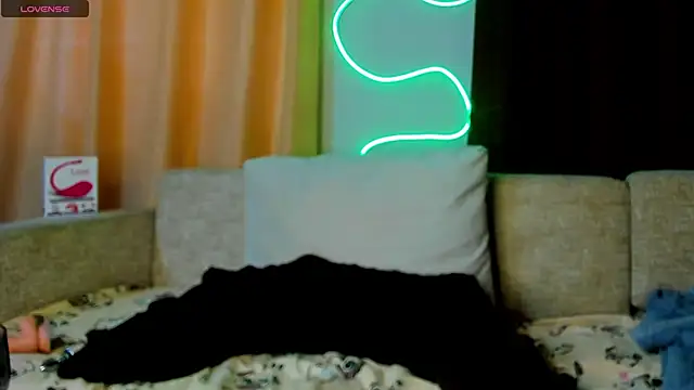 Leila purr18 online show from 02/25/25, 08:25