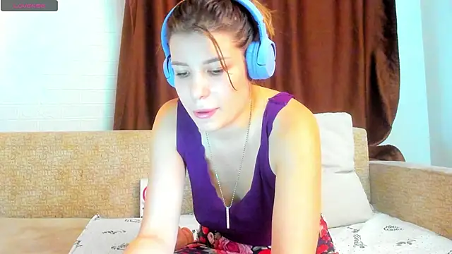 Leila purr18 online show from 09/15/25, 08:25