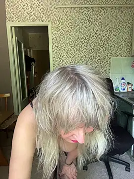 EsterHotMilf online show from 06/17/26, 11:56