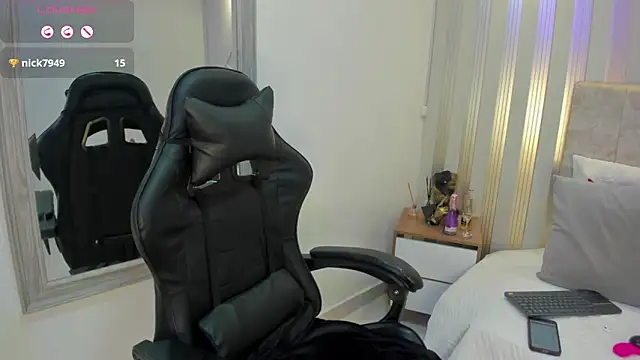 Dakota diaz  online show from 12/10/24, 03:09