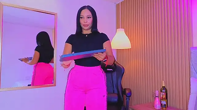 Dakota diaz  online show from 05/04/26, 07:32