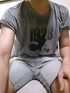 Snapshot of ori6 chatting on 02/14/25, 12:36 ori6 online show from 02/14/25, 12:36