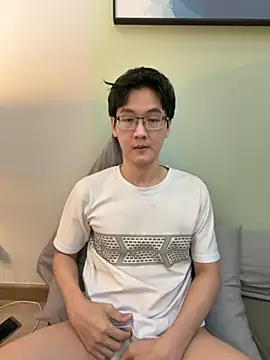 Snapshot of ori6 chatting on 10/21/25, 04:08 ori6 online show from 10/21/25, 04:08