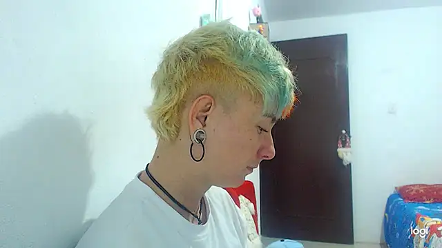 tomboyblue online show from 12/04/24, 02:09