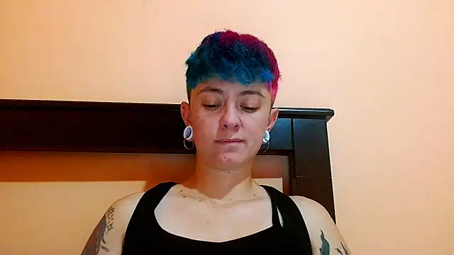 tomboyblue online show from 06/16/26, 04:42