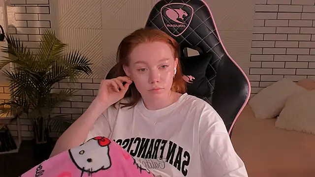 foxyMistrees online show from 12/08/24, 02:49