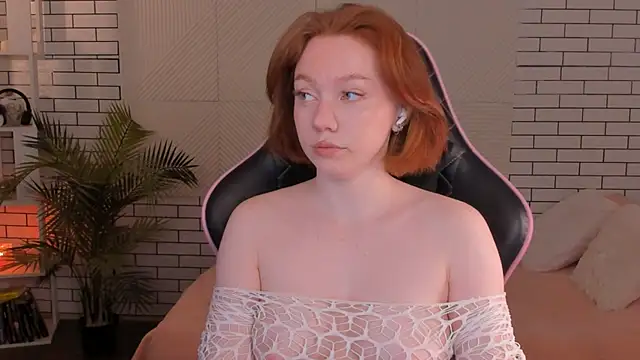 foxyMistrees online show from 12/19/24, 11:35