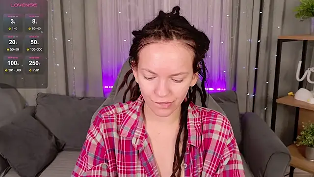 Snapshot of CoreyJane chatting on 09/28/25, 05:02 CoreyJane online show from 09/28/25, 05:02