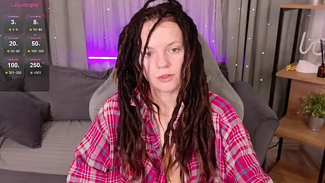 Snapshot of CoreyJane chatting on 10/17/25, 04:26 CoreyJane online show from 10/17/25, 04:26