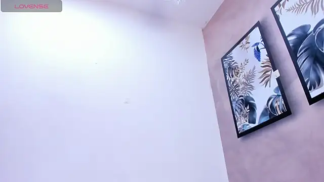 Snapshot of DahianaLincoln chatting on 10/10/25, 11:48 DahianaLincoln online show from 10/10/25, 11:48