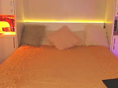 Leaaaaaaaaa online show from 09/18/25, 07:16