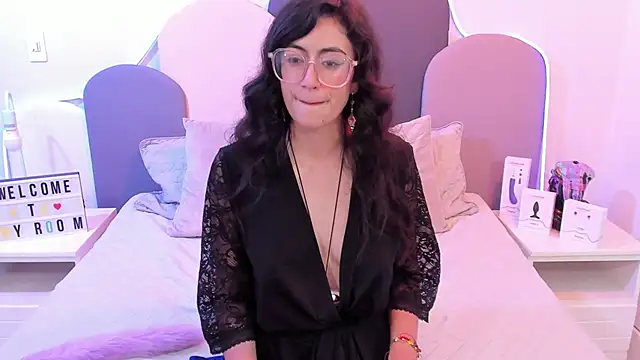 SophieGomez22 online show from 01/12/25, 05:44