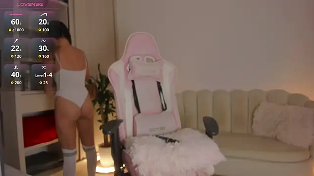 LittleSofia  online show from 10/18/25, 03:20