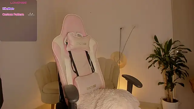 LittleSofia  online show from 10/24/25, 02:52