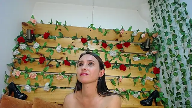 daniela casallas  online show from 01/15/25, 02:35