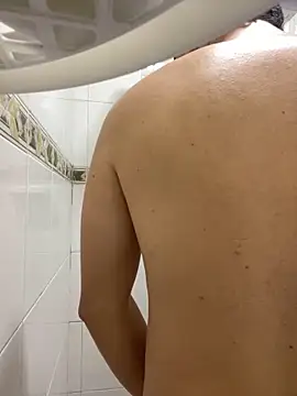 DanielGomez9 online show from 12/26/24, 01:43