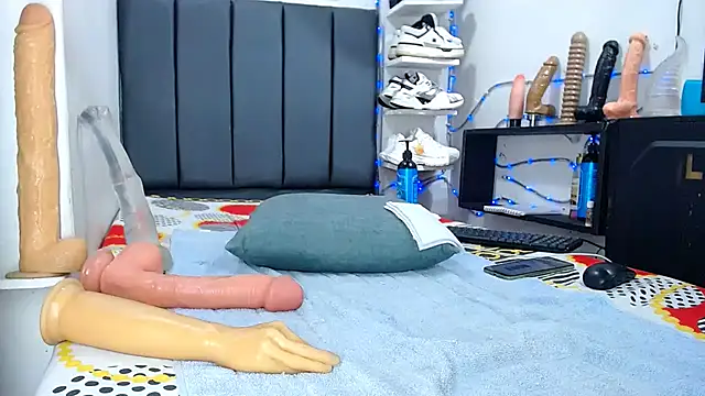 Snapshot of LaGersoon chatting on 11/14/25, 09:24 LaGersoon online show from 11/14/25, 09:24