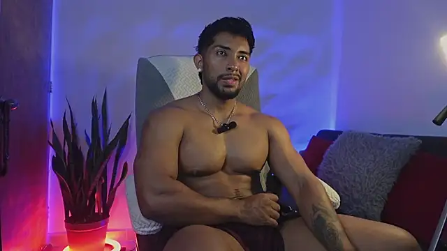 Snapshot of Couple_muscle1 chatting on 04/07/26, 09:04 Couple muscle1 online show from 04/07/26, 09:04