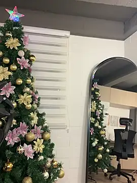 Eva Gonzalez online show from 12/13/24, 02:32