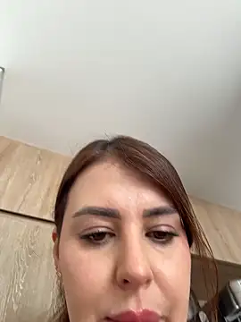 Snapshot of Eva_Gonzalez chatting on 04/12/26, 02:00 Eva Gonzalez online show from 04/12/26, 02:00