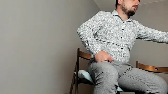 Snapshot of Master_Mark_Wayne chatting on 10/13/25, 04:40 Master Mark Wayne online show from 10/13/25, 04:40