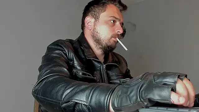 Snapshot of Master_Mark_Wayne chatting on 10/21/25, 05:24 Master Mark Wayne online show from 10/21/25, 05:24