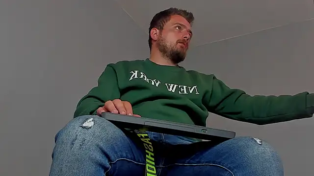 Snapshot of Master_Mark_Wayne chatting on 11/03/25, 12:06 Master Mark Wayne online show from 11/03/25, 12:06