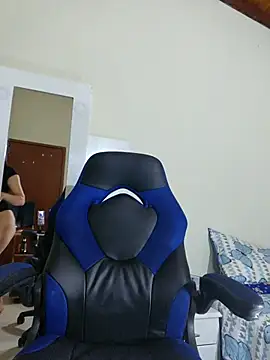 Snapshot of anny_vittar chatting on 10/05/25, 05:17 anny vittar online show from 10/05/25, 05:17