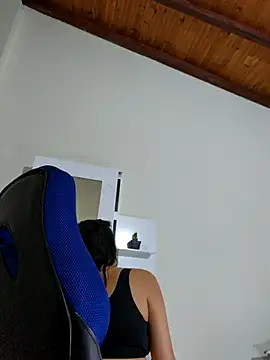 Snapshot of anny_vittar chatting on 10/18/25, 04:04 anny vittar online show from 10/18/25, 04:04