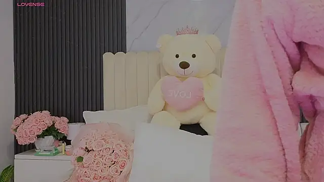 Madiee Rhea online show from 07/22/26, 08:33