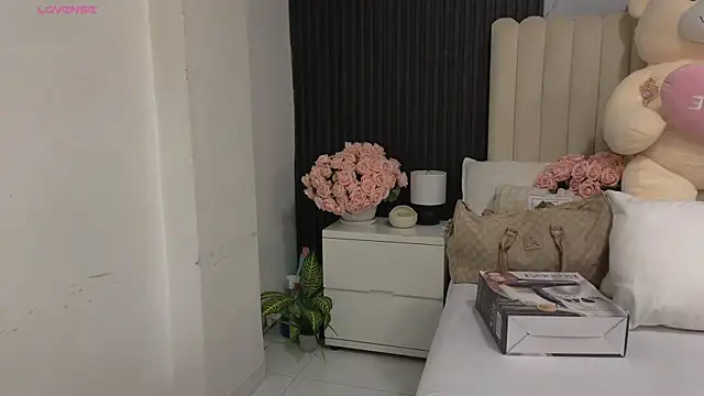 Madiee Rhea online show from 07/23/26, 07:45