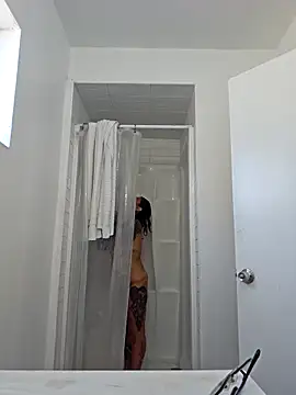 Snapshot of inkdbabz_33 chatting on 10/11/25, 05:22 inkdbabz 33 online show from 10/11/25, 05:22