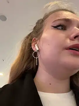 Snapshot of Holy_Tereza chatting on 12/07/24, 06:48 Holy Tereza online show from 12/07/24, 06:48