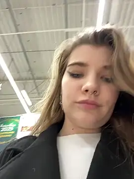 Snapshot of Holy_Tereza chatting on 01/04/25, 03:39 Holy Tereza online show from 01/04/25, 03:39