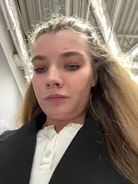 Snapshot of Holy_Tereza chatting on 03/02/25, 03:16 Holy Tereza online show from 03/02/25, 03:16