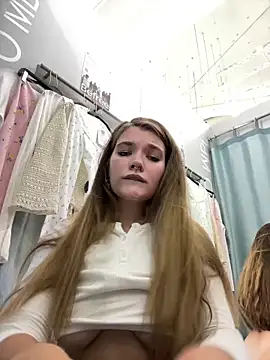 Snapshot of Holy_Tereza chatting on 03/04/25, 06:18 Holy Tereza online show from 03/04/25, 06:18